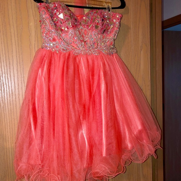 Aspeed Dresses & Skirts - 💕Coral Homecoming Dress💕